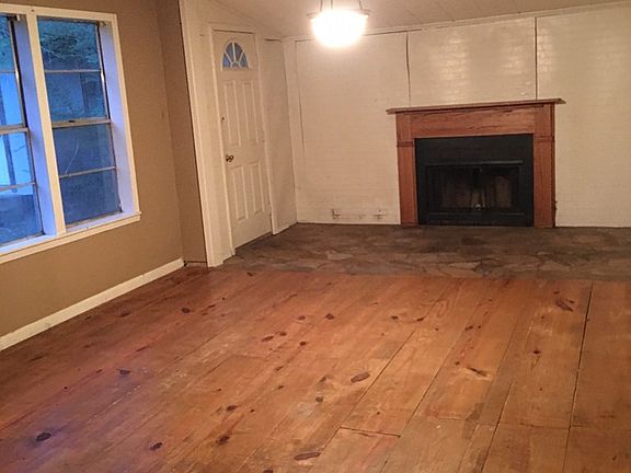 2nd image of 639 Posey Dr NW