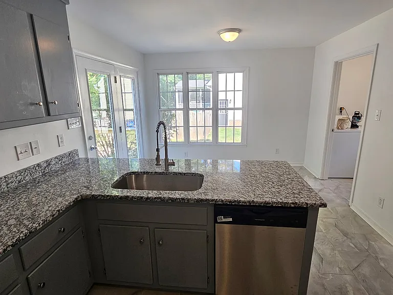 8307 Ferdinand Ln — Photo 10