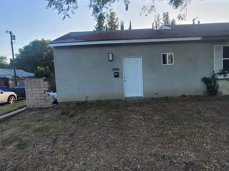 7103 Yarmouth Ave — Photo 5