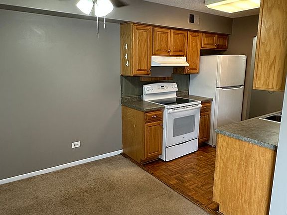5th image of 921 Buccaneer Dr APT 6