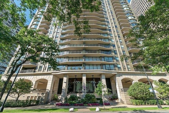 1st image of 1040 N Lake Shore Dr APT 6C
