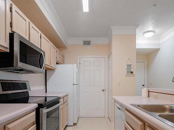 3rd image of 11490 VILLA GRAND #221