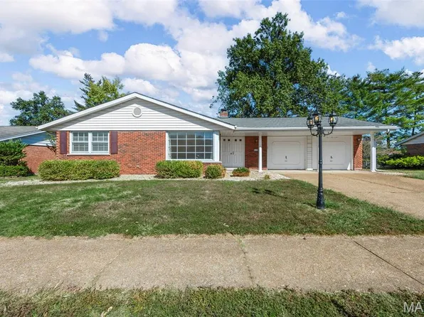 5135 Towne Centre Dr, Saint Louis, MO 63128