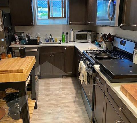 3rd image of 217 Harvard St APT 2L