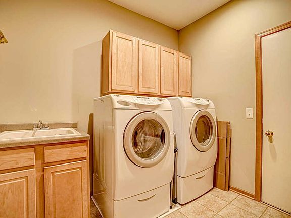 5th image of 4547 Empress Way N Unit 2