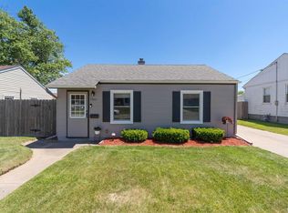 1307 S Michigan Ave, Davenport, IA 52802