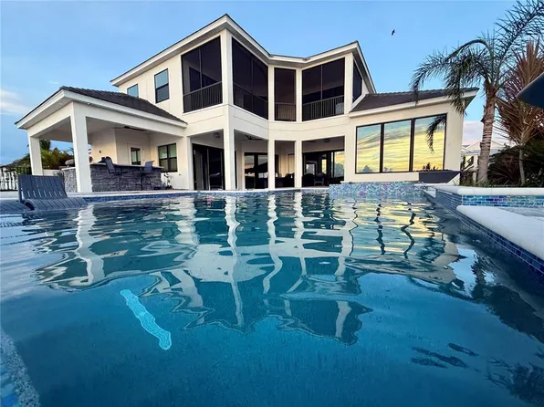 684 Regatta Way, Bradenton, FL 34208