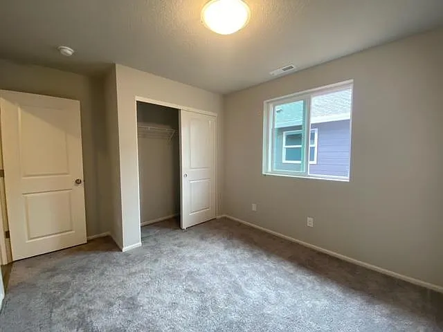 369 Cornwell St — Photo 25