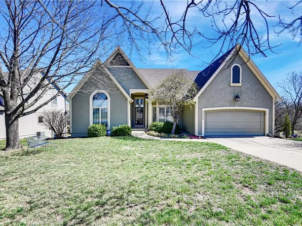 8609 Candlelight Ln, Lenexa, KS 66215