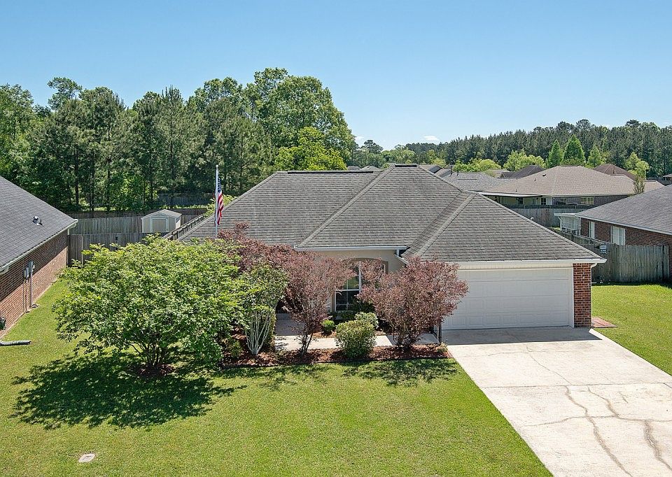 1st image of 26594 Parkwood Dr