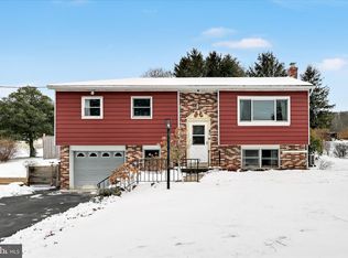 40 Long Stretch Rd, Pine Grove, PA 17963