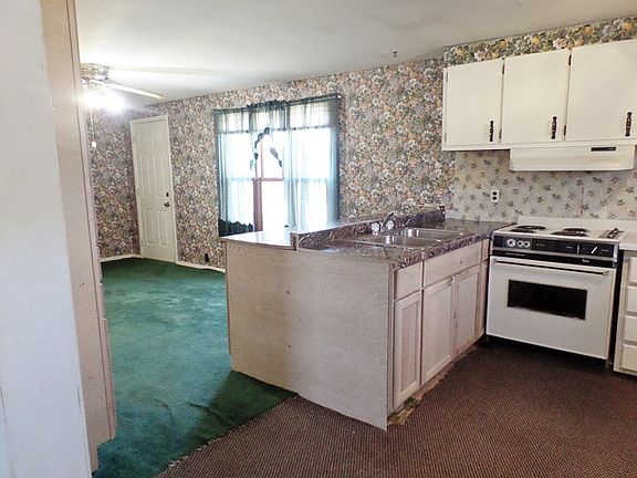 5th image of 317 Cardinal Dr