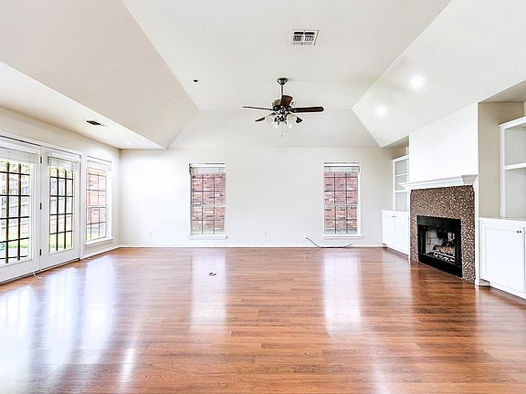 5th image of 55 Southridge Dr