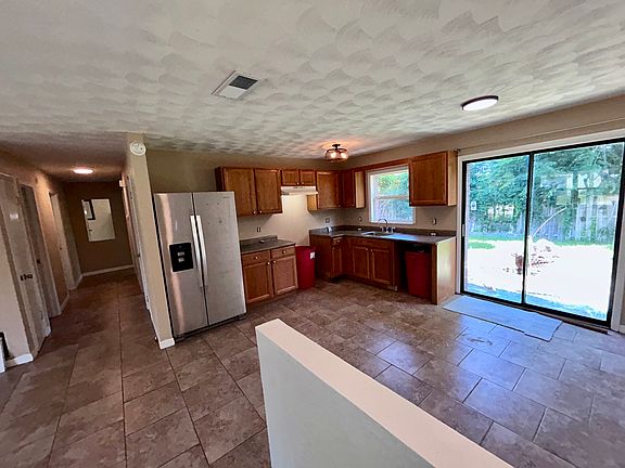 4th image of 1344 Par Ave