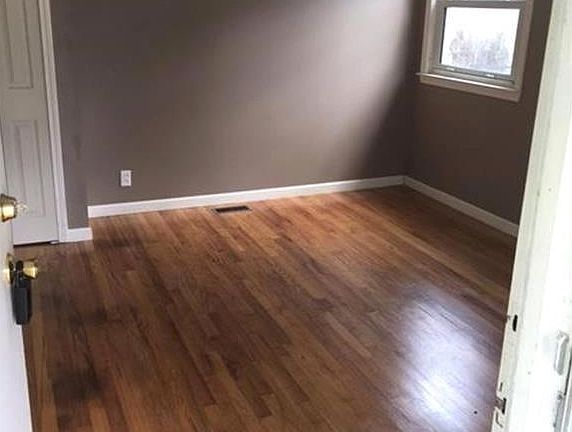 5th image of 27328 Osmun Ave