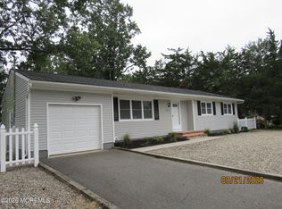 255 Dogwood Ln, Forked River, NJ 08731