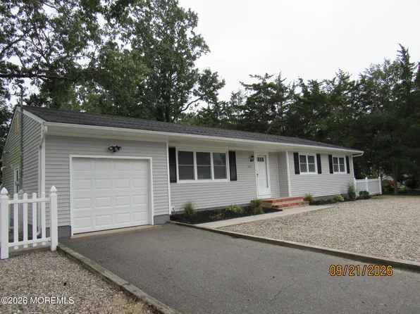 255 Dogwood Ln, Forked River, NJ 08731