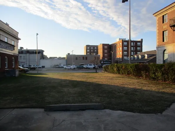 28 A St NE, Miami, OK 74354