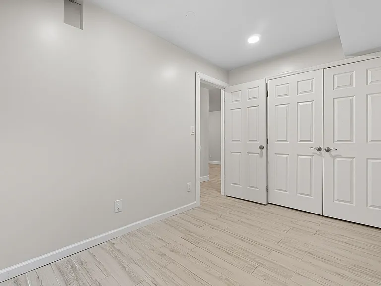 280 S 20th St #1 — Photo 10