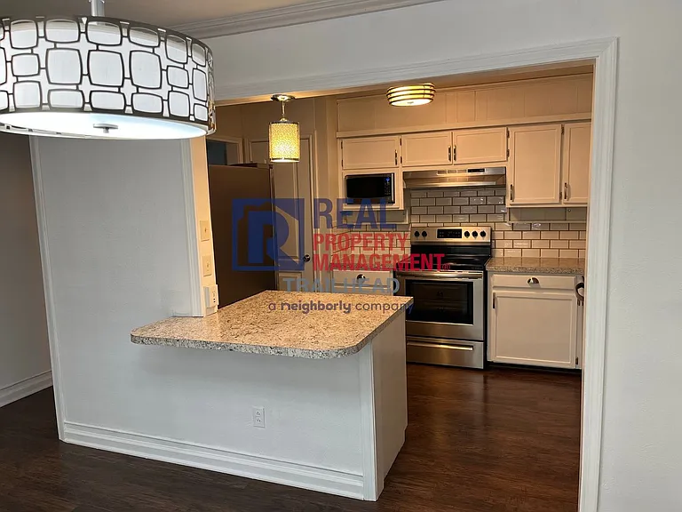 6402 Espana Dr — Photo 8