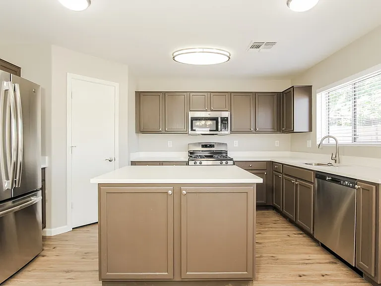 12602 W Windrose Dr — Photo 7