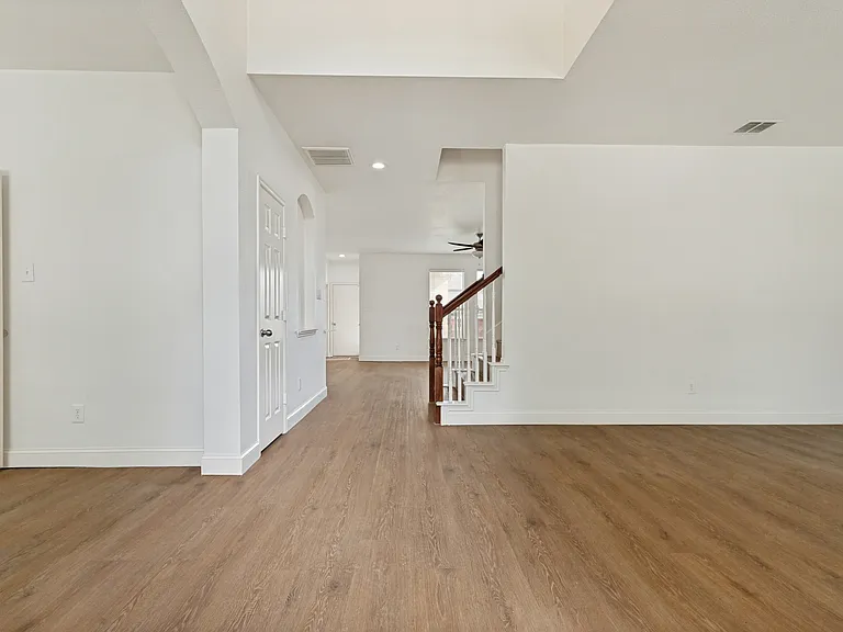 5925 Pine Meadow Ln — Photo 4