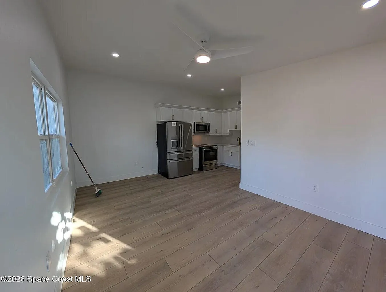 2 bed, 820 sqft, $1,750 — Photo 3