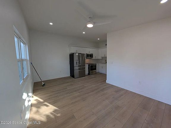 3rd image of 1827 Guava Ave