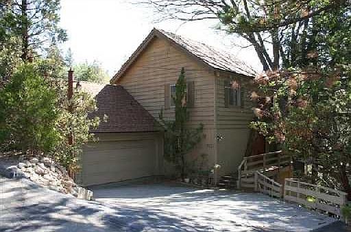 1st image of 864 Sandalwood Dr