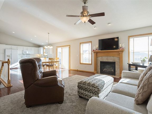 4th image of 1605 Valentine Dr
