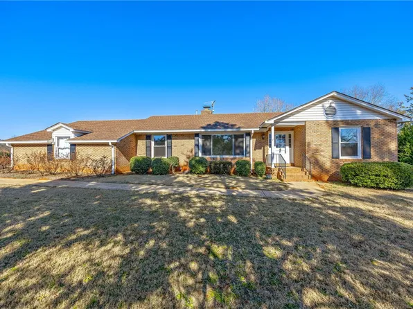 1305 Summers Dr, Pendleton, SC 29670