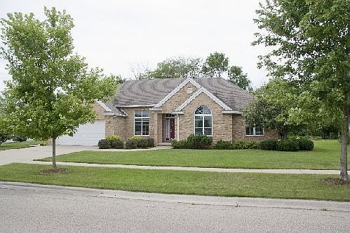 1st image of 1555 Lake Dr