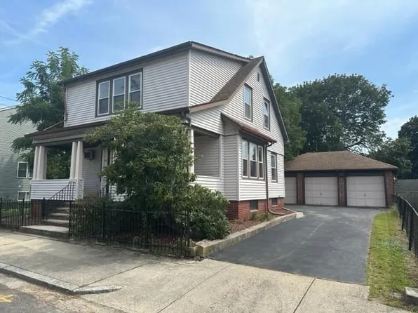 26 Klondike St, Providence, RI 02909