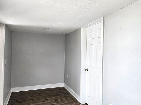 5th image of 11-19 W Eagle Ave #0