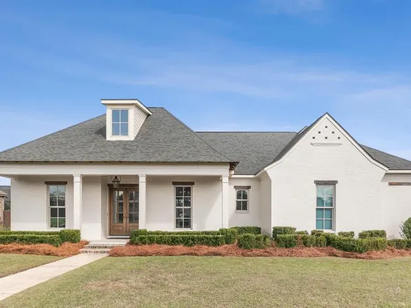 111 Highland Dr, Headland, AL 36345