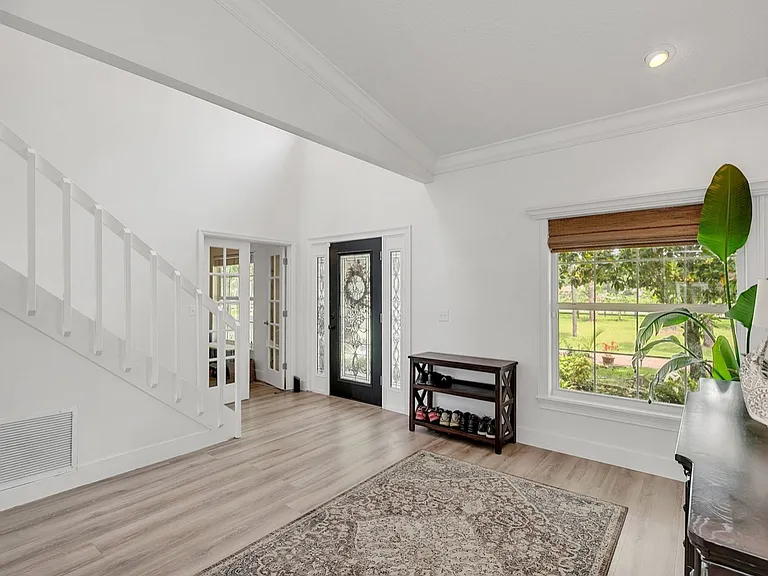 5200 Moore St — Photo 5