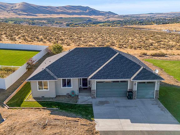 4th image of 28104 N Pear Dr
