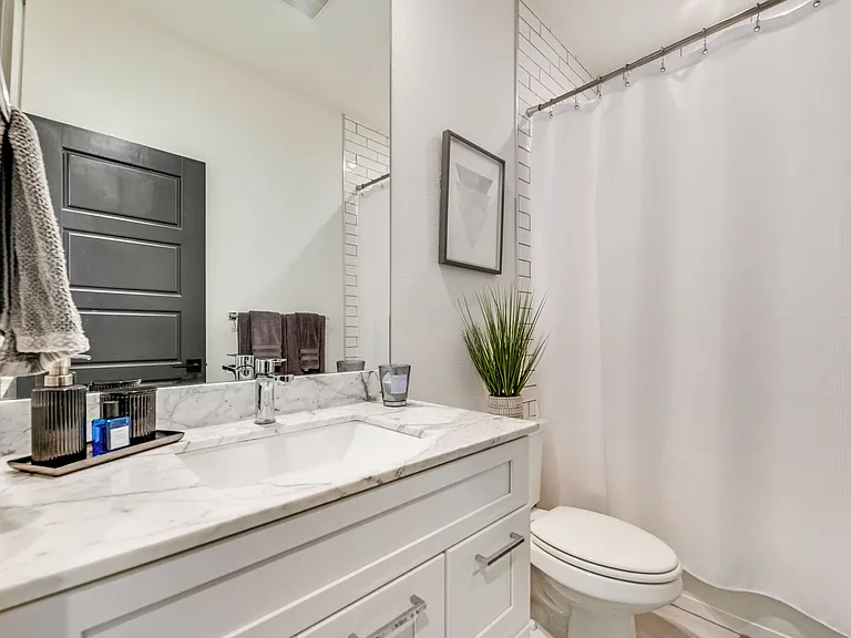 3001 Fernwood Ave — Photo 12