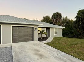 6016 Lacota Ave, Fort Myers, FL