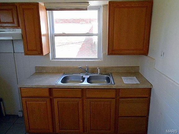 4th image of 6347 Henner Ave