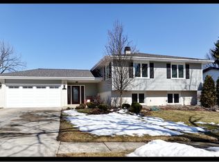 2224 Midhurst Rd, Downers Grove, IL 60516