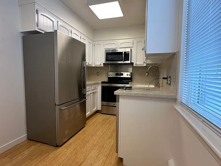 195 Collingwood St #1124R — Photo 7