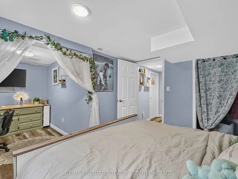 12 Wallace St #BASEMENT — Photo 18