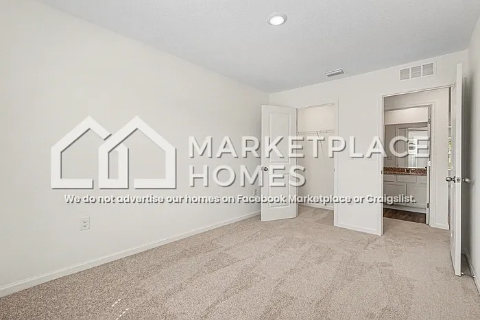 11916 Sylvia St — Photo 23