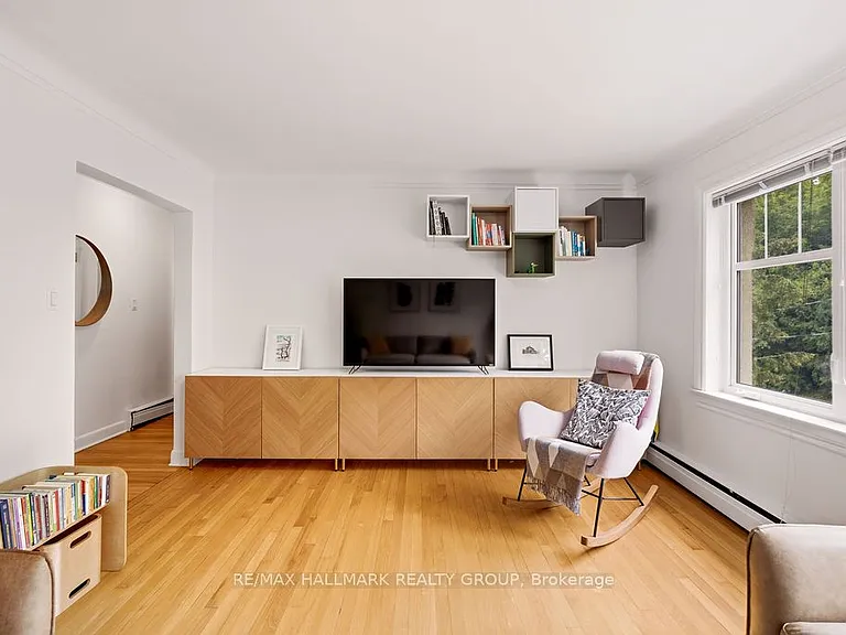 34 Lavergne St #3 — Photo 7