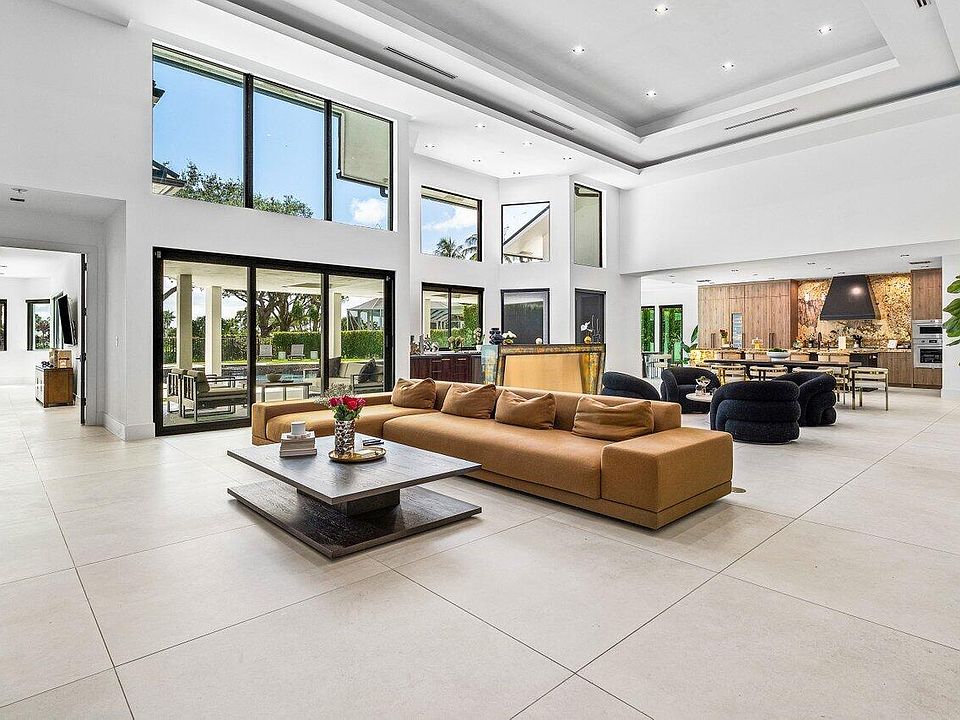 1st image of 4825 Bocaire Boulevard