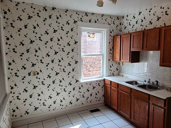 3rd image of 11235 S Vernon Ave #2