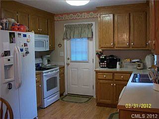 3rd image of 3101 Suggs St