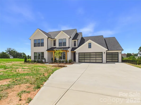1065 Rolling Meadows Dr #8, Mooresville, NC 28115