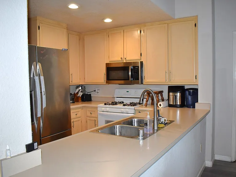 5201 Laguna Oaks Dr #127 — Photo 6